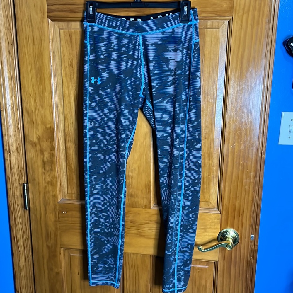 Under Armor XS Blue Camo Fitted Leggings